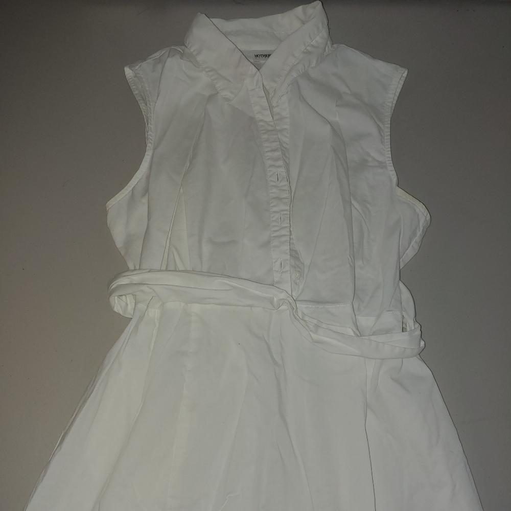 Large Motherhood Maternity sleeveless shirt